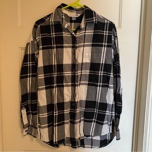 Old Navy. Black and white plaid flannel. Size S.